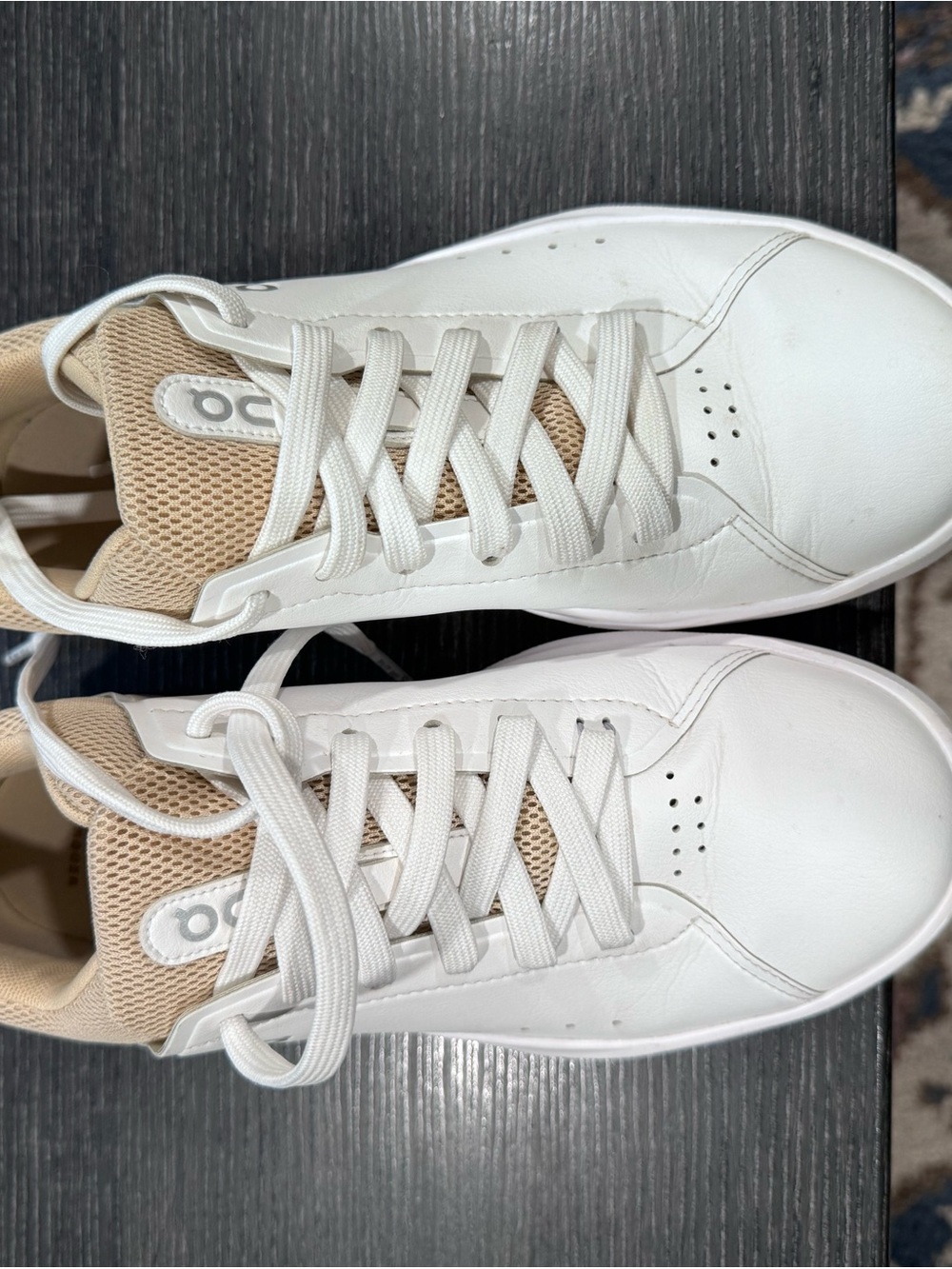 On Women's THE ROGER Advantage Shoes white beige - Picture 6 of 9